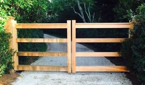 30 Simple & Cheap Driveway Gate Ideas and Designs (Wood, Metal) Fence Over Driveway, Front Yard Fence With Driveway Gate, Gate Across Driveway, Wooden Fence Gate Ideas Entrance, Diy Wood Driveway Gate, Diy Entrance Gate, Diy Gate Outdoor Driveways, Gates For Driveway Entrance, Diy Driveway Gate How To Build