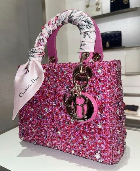 Dior Purse, Girly Vibes, Expensive Bag, My Style Bags, Luxury Bags Collection, Expensive Jewelry Luxury, Girly Bags, Dior Fashion, Handbag Heaven