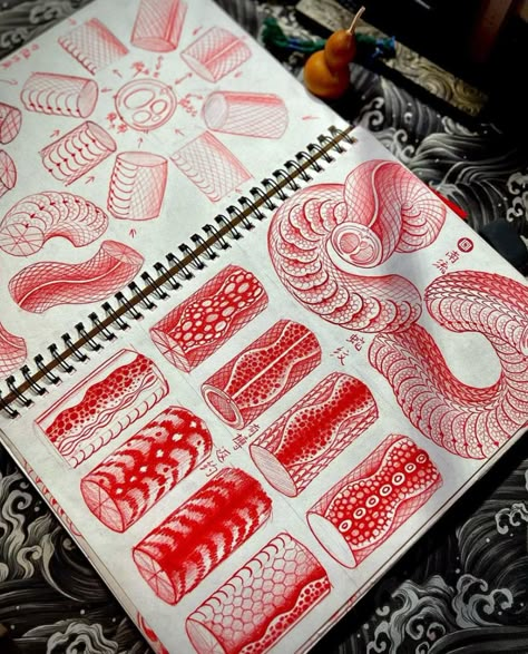 Traditional Scale Tattoo, How To Draw Snake Scales, Drawing Snakes Tutorial, Snake Scales Drawing, Snake Scales Pattern, Japanese Snake Art, Traditional Japanese Tattoo Flash, Japanese Snake, Japanese Snake Tattoo