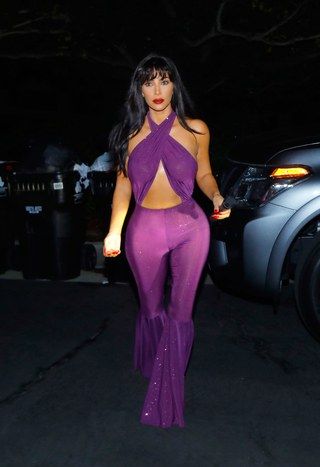 Selena Halloween Costume, Selena Quintanilla Halloween Costume, Kim Kardashian Short Hair, Kardashian Halloween Costume, Kim Kardashian Halloween, Kardashian Halloween, Selena Quintanilla Costume, Selena Purple Outfit, Selena Costume