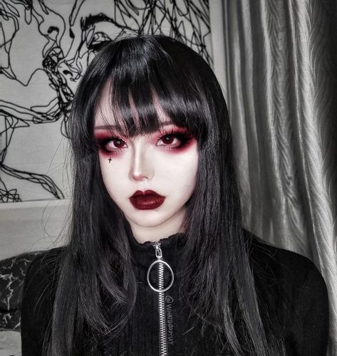 Vamp Makeup, Makeup Vampire, Maquillage Goth, Demon Makeup, Goth Eye Makeup, Makeup Asian, Vampire Bride, Vampire Makeup, Halloween Makeup Diy