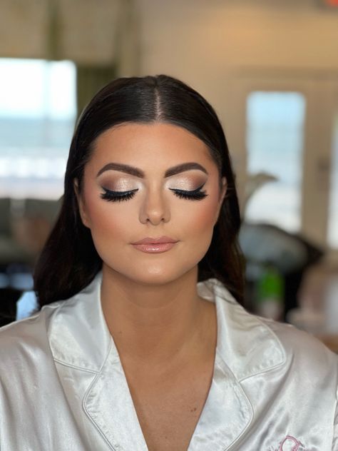 Silver Bridesmaid Makeup, Rustic Wedding Makeup Blue Eyes, Full Face Makeup Prom, Wedding Makeup Full Face, Formal Makeup Looks Full Glam, Bridemaids Makeup Glam, Bridesmaid Makeup Silver, Wedding Hair Square Face, Full Glam Bridal Makeup Green Eyes