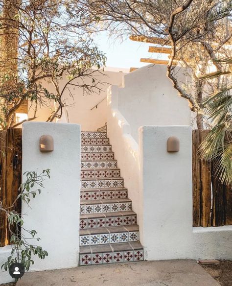 Ultimate Guide to the Desert: Posada by The Joshua Tree House - Anita Yokota Tiles Inspiration, Joshua Tree House, Arizona Vacation, Spanish Style Home, Portuguese Tiles, Hacienda Style, Spanish Style Homes, Desert Homes, Hotel Boutique