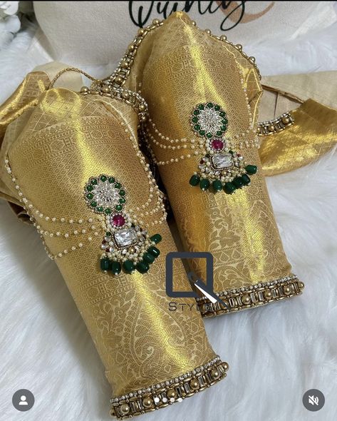 Latest Blouse Neck Designs, Latest Bridal Blouse Designs, Maggam Work Blouse, Latest Blouse Designs Pattern, Hand Work Design, Maggam Work Designs, Traditional Blouse Designs, Latest Model Blouse Designs, Fashionable Saree Blouse Designs