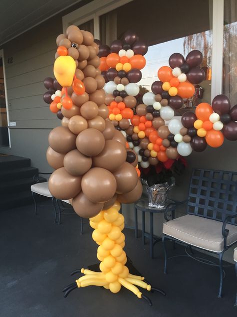 Thanksgiving Balloon Columns, Turkey Balloon Arch, Autumn Balloon Decorations, Balloon Turkey, Thanksgiving Balloon Arch, Thanksgiving Day Parade Balloons Diy, Turkey Balloons, Thanksgiving Decorations Balloons, Thanksgiving Backdrop