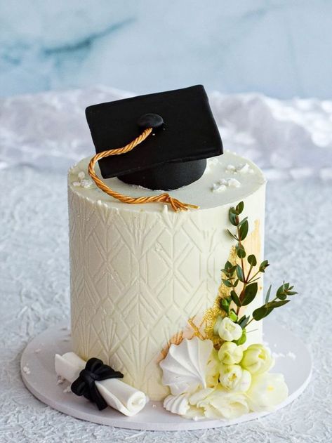 Cute Graduation Cakes, Graduation Theme Cake, Lawyer Cake, Cakes Cute, Grad Cakes, Comunion Cake, Graduation Cake Designs, Grad Party Invitations, Cake Quotes