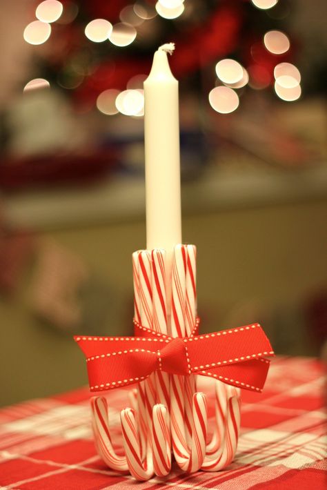 candycanefinal Diy Holiday Candle Holders, Diy Holiday Candles, Diy Candy Cane, Holiday Candle Holders, Candy Cane Candle, Candy Cane Crafts, Candy Cane Decorations, Holiday Dinner Table, Navidad Diy