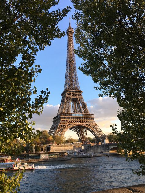 Paris Dream, France Aesthetic, Paris Vibes, Paris Wallpaper, Parisian Life, Paris Pictures, Paris Aesthetic, The Eiffel Tower, City Aesthetic