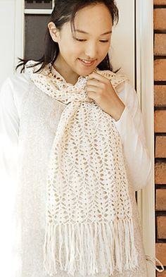 Poncho Au Crochet, Crochet Symbols, Crochet Scarf Pattern Free, Irish Crochet Dress, Crochet Shawls And Wraps, Scarf Crochet Pattern, Shawl Crochet Pattern, Crochet Stuff, Crochet Poncho