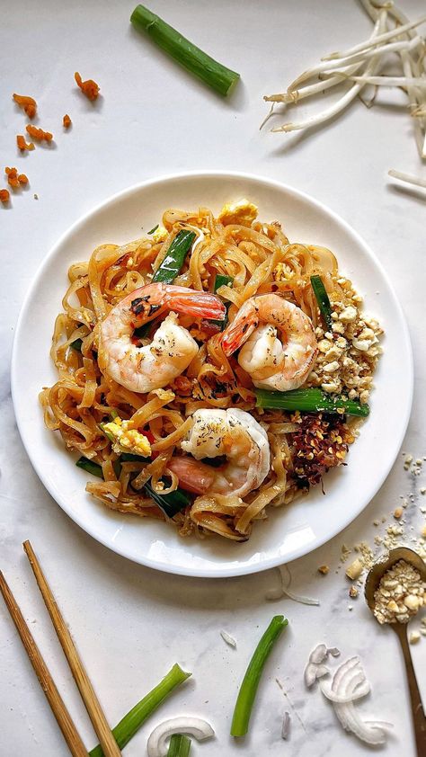 pete_eatss on Instagram: Shrimp Pad Thai Noodles 🍤🍜 This is my quick and easy way to make Pad Thai noodles. The key to a successful Pad Thai is (3) things sauce,… Shrimp Pad Thai, Pad Thai Noodles, Tamarind Sauce, Pad Thai Recipe, Thai Noodles, Food Art Photography, Healthy Shrimp, Food Mood, Design School