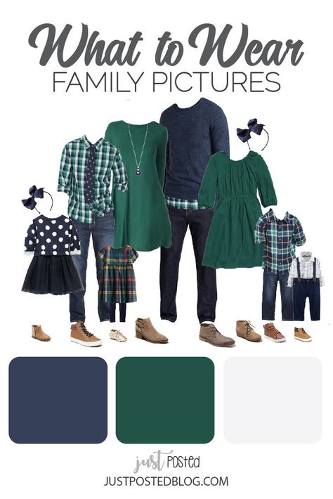 Family Christmas Pictures Outfits, Christmas Photos Outfits, Winter Family Pictures, Family Photo Outfits Winter, Family Photos What To Wear, Christmas Pictures Outfits, Family Portrait Outfits, Family Photo Colors, Family Christmas Outfits