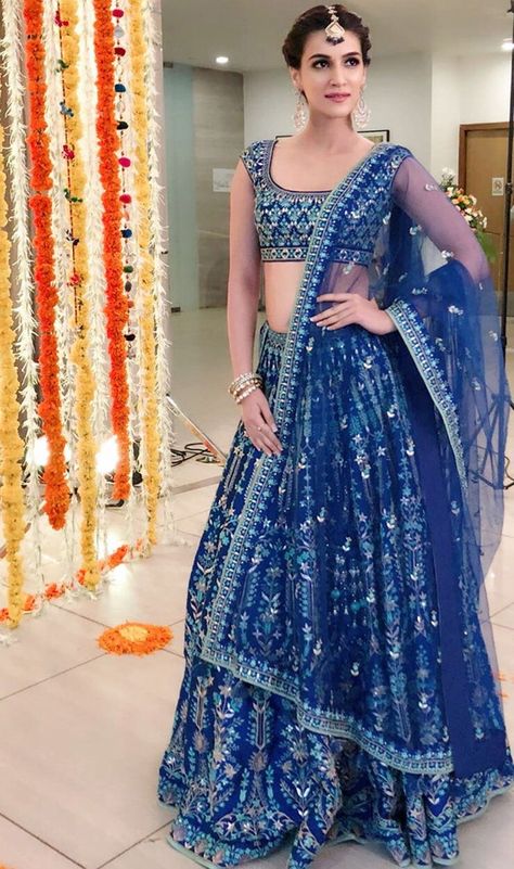 Saree Bollywood, Lehnga Dress, Bollywood Lehenga, Designer Bridal Lehenga, Blue Lehenga, Lehenga Choli Online, Patiala Salwar, Indian Bridal Dress, Indian Woman