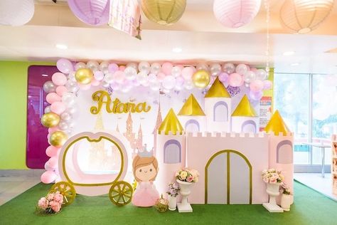 Princess Castle Birthday Decorations, Castle Birthday Decorations, Princess Birthday Party Decorations Diy, Rapunzel Birthday Invitation, Princess Themed Birthday Party, Princess First Birthday, Princess Birthday Party Decorations, 1st Birthday Girl Decorations