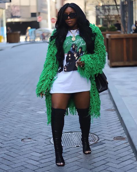 40th Birthday Outfit Ideas For Women, Sagittarius Birthday Outfit, New York Outfits Black Women, Cabin Trip Outfit Black Women, Thigh High Boots Outfit Black Women, Fall Concert Outfit Black Women, Green Outfits Black Women, Tacky Tourist Outfit, Mother’s Day Brunch Outfit