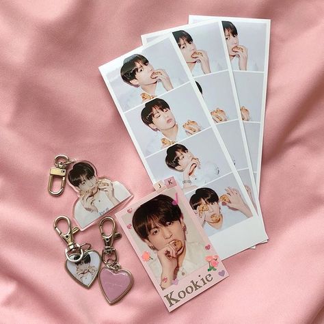 Mochila Kpop, Kpop Phone Cases, Army Room Decor, Kpop Diy, Kpop Merchandise, Bts Merch, Korean Aesthetic, Kpop Merch, Bts Fans