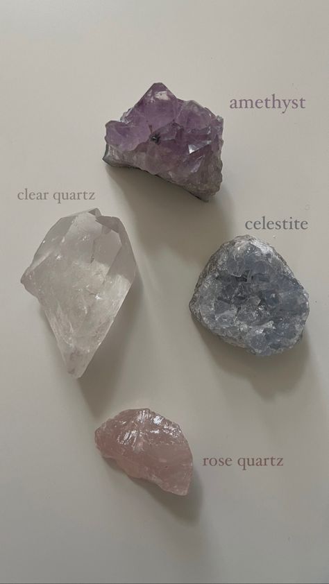 Minerals Aesthetic, Cristal Aesthetic, Gemstones Aesthetic, Amethyst Aesthetic, Aesthetic Crystals, Aesthetic Health, Crystal Vibes, Rock Hand, Crystal Aesthetic