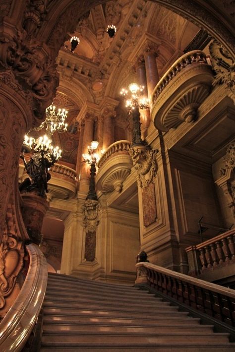 Opera House Paris, Architecture Baroque, Hufflepuff Aesthetic, Istoria Artei, Castle Aesthetic, Royal Aesthetic, Hogwarts Aesthetic, Baroque Architecture, Design Exterior