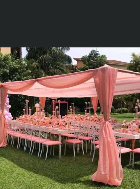 Backyard Event Decor, Tent Bridal Shower Outdoor, Outdoor Party Tent Decorations, Outdoor Party Table Set Up, Pink Backyard Party, Pink Outdoor Party, Outdoor Quinceanera Ideas Decoration, Backyard Quinceanera Ideas, Outdoor Quince