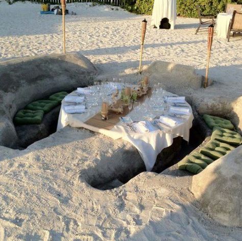 Beach DIY dinner table...would love to do this!!! Lido Beach, Santa Marta, Peterborough, Beach Picnic, Gulf Of Mexico, Machu Picchu, Beach Resort, Beach Fun, Sarasota