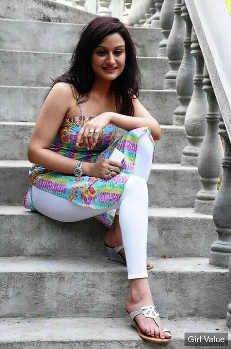 Aarthi Agarwal, Sonia Agarwal, Hot Dresses Tight, Teen Girl Dresses, Hot Images, Bollywood Girls, Indian Actress Hot Pics, Simple Image