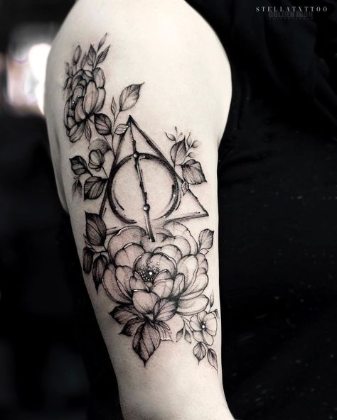 Deathly Hallows Floral Tattoo, Deathly Hallows Tattoo Design, Floral Deathly Hallows Tattoo, Harry Potter Tattoos Deathly Hallows, Harry Potter Tattoo Unique, Hallows Tattoo, Harry Potter Tattoo Sleeve, Unique Half Sleeve Tattoos, Harry Tattoos