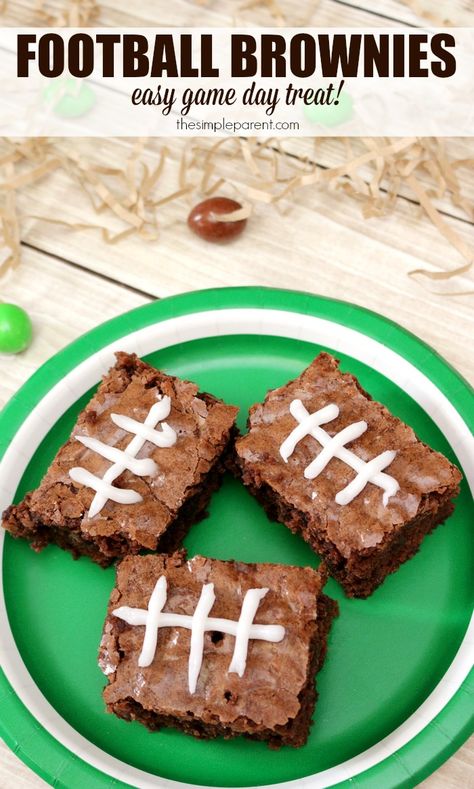 Make these easy football brownies for a perfect game day treat! Superbowl Dishes, Football Brownies, Football Treats, Football Party Foods, Football Parties, Bowl Party Food, Party Food Dessert, Football Snacks, Football Party Food