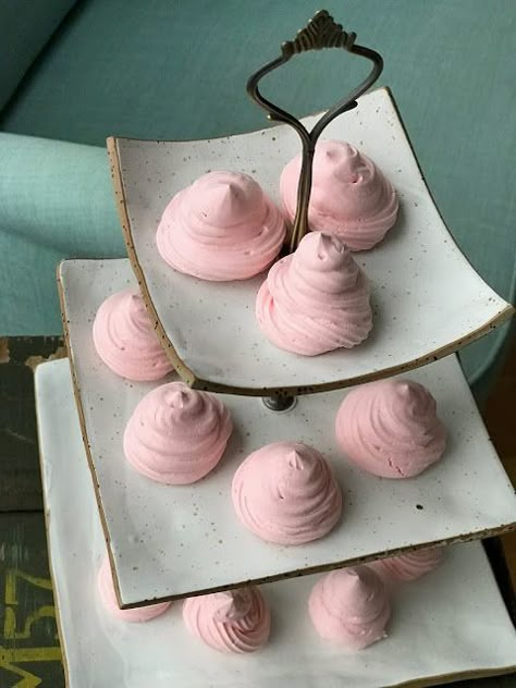 Meringue Cookie Recipe, Using Meringue Powder #meringuepowder #wilton #meringue #kitchenaid #recipe Meringue Powder Recipes, Easter Meringue, Royal Icing Recipe With Egg Whites, Royal Icing Cookies Recipe, Kitchenaid Recipes, Meringue Cookie Recipe, Meringue Cookie, Kitchen Aid Recipes, Meringue Powder