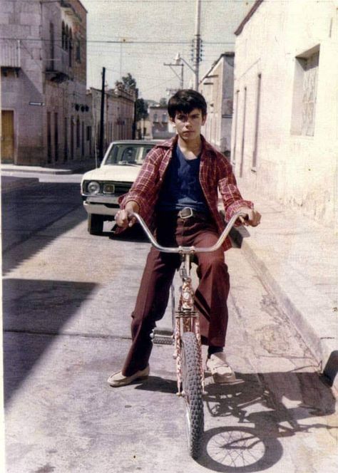 70s Mexican Fashion Men, Mexico In The 90s, Mexican 70s Fashion, 80s Mexican Fashion Men, Mexican Street Style Men, Mexico In The 80s, 90s Mexican Fashion Men, Mexican Rock Aesthetic, South American Aesthetic