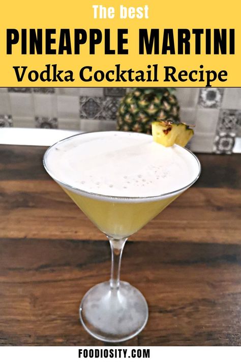 Pineapple Martini Recipes, Pineapple Martini, Vodka Martinis, Vodka And Pineapple Juice, Martini Recipes Vodka, Pineapple Vodka, Citrus Vodka, Summer Drinks Alcohol, Cocktail Drinks Alcoholic