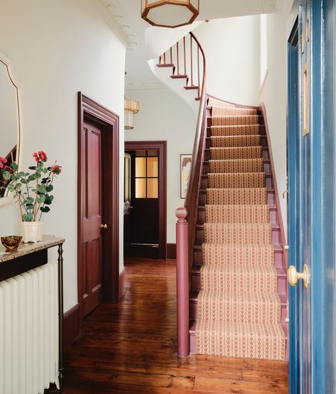 Contrast Skirting Board, Beautiful Hallways, Hallway Inspiration, London Townhouse, Hallway Designs, Dream House Interior, Entry Way, Dream House Decor, House Inspo