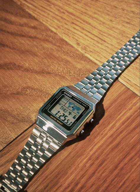 Casio World Time, Watch Y2k, 2000s Boys, Casio Vintage Watch, Boys Watches, Retro Watches, Vintage Watches For Men, G Shock, Y2k 2000s