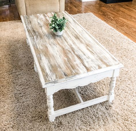 Furniture Makeover Inspiration, Annie Sloan Painted Furniture, White Washed Furniture, Curio Cabinet Decor, Farmhouse Dining Rooms Decor, Bar In Casa, Beach House Interior Design, Painted Coffee Tables, Coffee Table With Drawers