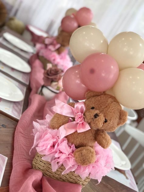 Bear Center Piece For Baby Shower Girl, Lavender Baby Shower Theme, Butterfly Baby Shower Centerpieces, Pink Bear Baby Shower, Baby Shower Balloon Arch, Bear Baby Shower Theme, Valentines Baby Shower, Idee Babyshower, Baby Shower Theme Decorations