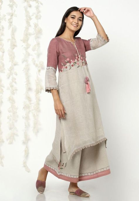 Long Kurti Patterns, Jai Guruji, Western Kurtis, Kurta Patterns, Designer Kurti Patterns, Kurti Patterns, Tunic Designs, Kurti Neck, Fancy Kurti