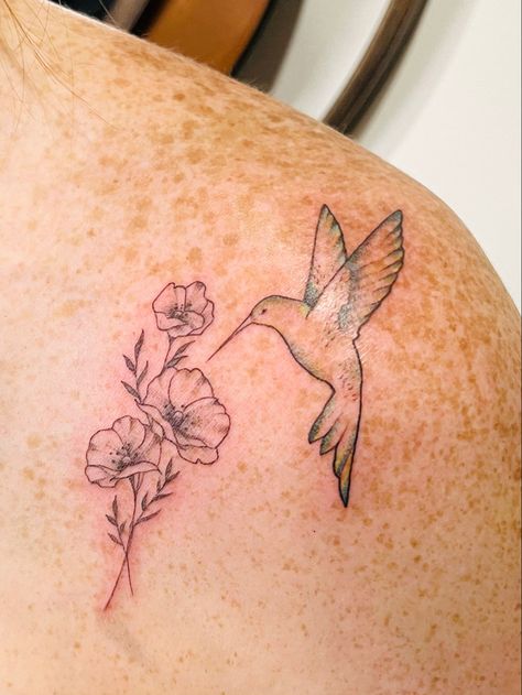 Hummingbird hovering over three poppy blooms and greenery Tattoo Ideas Hummingbird, Hummingbird Tattoo Design, Hummingbird Tattoo Ideas, Poppy Flower Tattoo, Poppy Tattoo, July Birth Flower, Poppies Tattoo, Birth Flower Tattoos, Blossom Tattoo