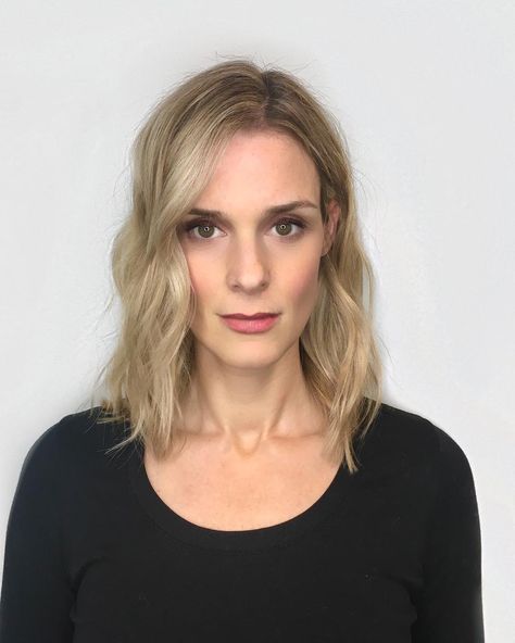 Blonde Soft Layered Lob with Soft Wavy Texture and Babylights - The Latest Hairstyles for Men and Women (2020) - Hairstyleology Soft Layered Lob, Simple Blowout, Latest Hairstyles For Men, Choppy Lob, Layered Lob, Braids Styling, Shoulder Length Bob, Curl Hair, Lob Hairstyle