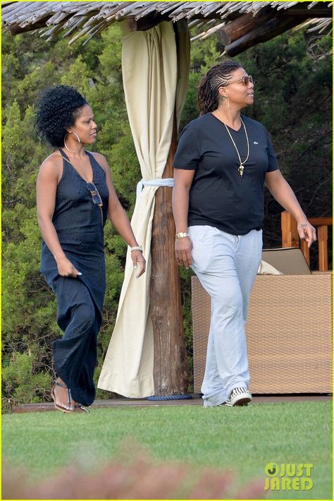 Queen Latifah Shares Kiss with Girlfriend During Romantic Italian Vacation | queen latifah shares kiss with girlfriend during romantic italian vaca 02 - Photo Queen Latifah Girlfriend, Cute Tomboy Outfits, Romantic Italian, Women Suits Wedding, With Girlfriend, Vacation Photo, Suits Wedding, Italian Vacation, Women Suits