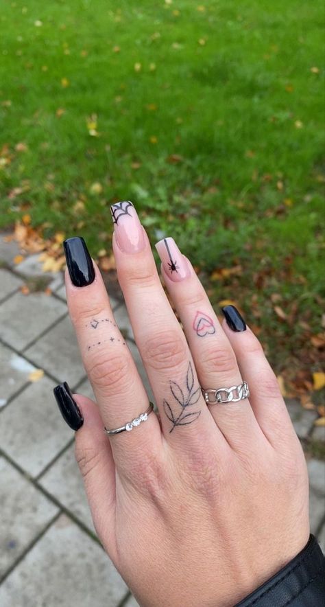 Basic Nails Acrylic Halloween, Halloween Nails Black Spider Web, Trendy Halloween Nails Simple, Black Nails With Small Design, Subtle Halloween Nails Coffin, Black Nails Acrylic Spider Web, Spider Web Tip Nails, Squared Short Halloween Nails, October Nails Fall Short Black