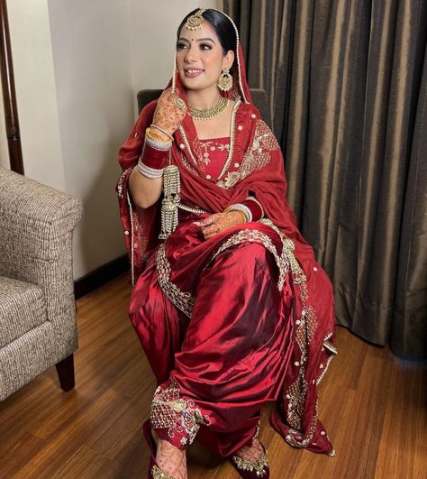 Sikh Wedding Dress, Punjabi Wedding Suits, Gurudwara Wedding, Suits For Bride, Pretty Suits, Punjabi Wedding Dress, Punjabi Wedding Suit, Bridal Suits Punjabi, Designer Suits For Wedding