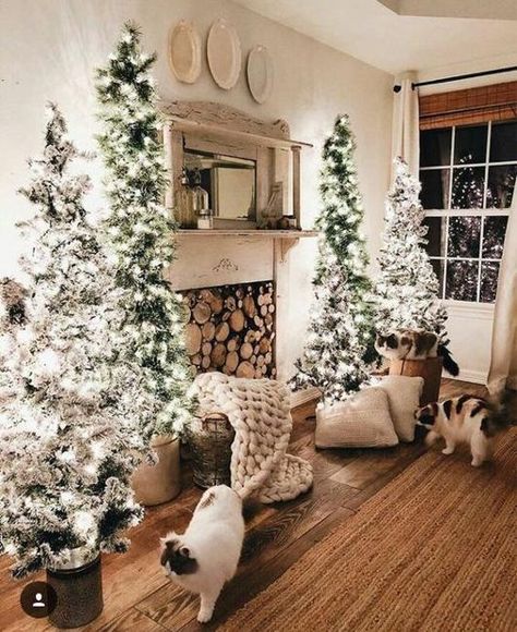 Multiple Holiday Tree Arrangements, Modern Christmas Decor Trends Christmas Decor Trends, Christmas Fireplace Decor, Modern Christmas Decor, Christmas Mantel Decorations, Christmas Decorations Living Room, Christmas Decorations Bedroom, Flocked Christmas Trees, Christmas Bedroom, Christmas Fireplace