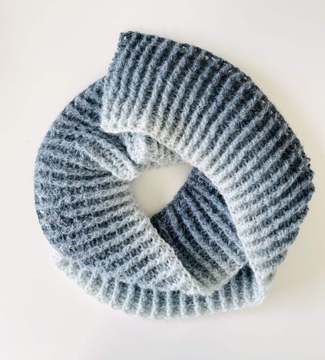 Daisy Farm Crafts Raverly Patterns, Farm Crochet, Modern Crochet Patterns Free, Daisy Farm Crafts, Daisy Farm, Crochet Beanies, Crochet Scarfs, Knitted Scarves, Ribbed Scarf