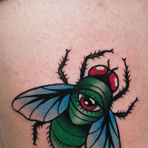 🌹H E N N A || Tattoo Garden🌹 on Instagram: "💚 #fly #flytattoo" Bug Wings Tattoo, Bugs Tattoo, Deftones Tattoo, Forearm Tats, Fly Tattoo, Tattoo Garden, Tattoo 2024, Flying Tattoo, Bug Tattoo