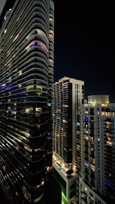 Miami Aesthetic Night, Miami Buildings, Miami View, Miami At Night, Miami Nightclub, Miami Building, Sky Scrapers, Miami Apartment, Miami Nights