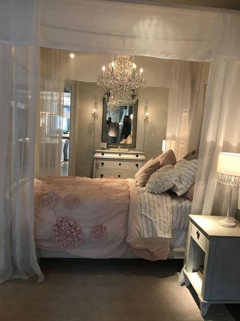 Rich Girl Room, Coquette Room, Redecorate Bedroom, Dream House Rooms, Dreamy Room, Dream Room Inspiration, Room Makeover Bedroom, Room Makeover Inspiration, Simple Bedroom