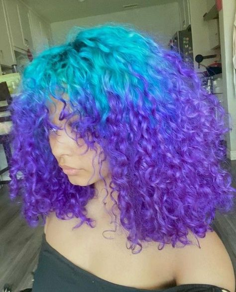 Purple And Blue Hair, Adore Hair Dye, Dyed Curly Hair, Dramatic Hair, Dyed Hair Inspiration, Colored Curly Hair, Pelo Afro, Dyed Natural Hair, Pretty Hair Color