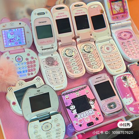 Cute Technology, Flip Phone Aesthetic, Tech Aesthetic, Cute Camera, Old Technology, Retro Gadgets, Retro Phone, Flip Phone, Old Phone