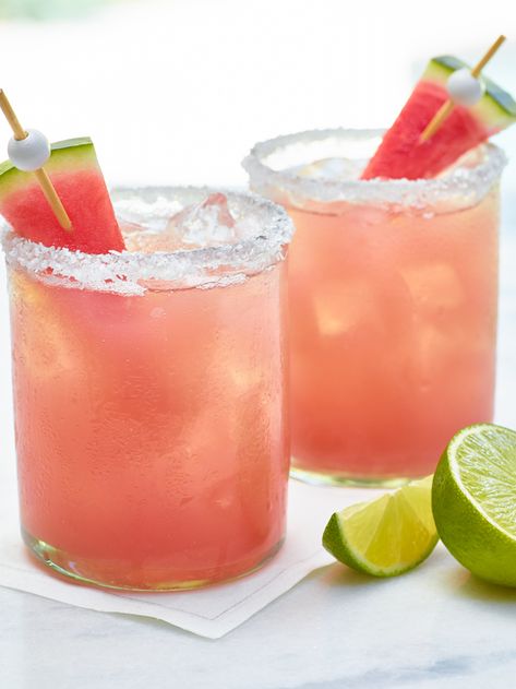 Watermelon Margarita on the Rocks Margarita Recipe On The Rocks, Watermelon Margarita Recipe, Perfect Margarita Recipe, Watermelon Refresher, Watermelon Margaritas, Coconut Margarita, Margarita Ingredients, Margarita On The Rocks, Perfect Margarita