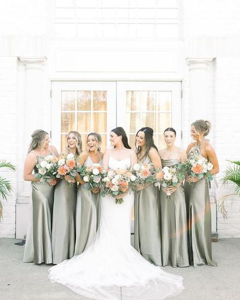 March Wedding Colors, Moss Green Wedding, October Wedding Colors, Sage Green Wedding Theme, Sage Green Wedding Colors, Olive Green Bridesmaid Dresses, Sage Green Bridesmaid Dress, Bridal Party Outfit, Green Themed Wedding