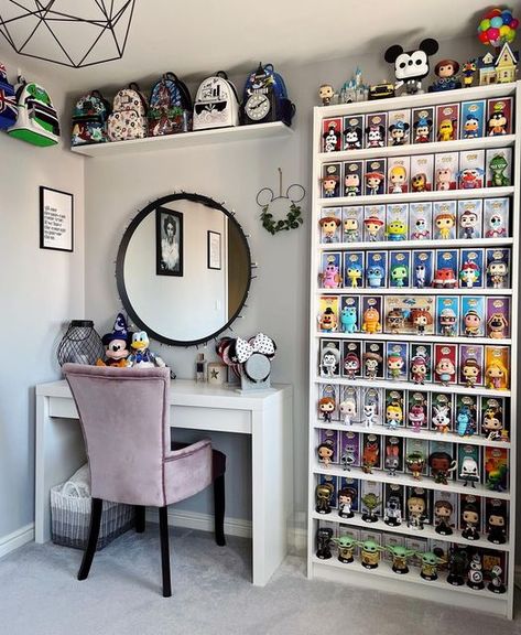 Funko Pop Bedroom Decor, Gaming Room Funko Pop, How To Store Funko Pops, Funko Room Decor, Shelf Decor Funko Pop, Cool Funko Pop Display, Room With Funko Pop, Funko Pop Box Display Ideas, Funko Pops Display Ideas