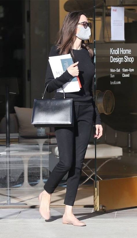 Angelina Jolie Street Style, Simple Midi Dress, Sukienki Maksi, Angelina Jolie Style, Timeless Boots, Structured Handbags, Christian Louboutin Kate, Ashley Benson, Salvatore Ferragamo Shoes